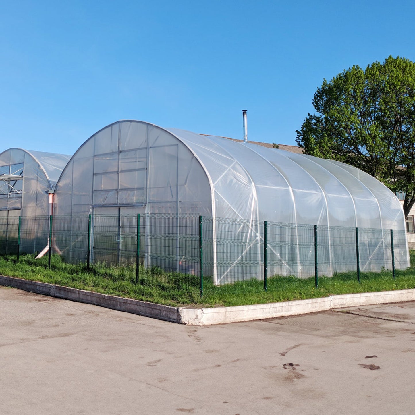 VEVOR Greenhouse Plastic Sheeting 7.6 x 7.6 m, 6 Mil Thickness Clear Greenhouse Film, Polyethylene Film 4 Year UV Resistant, for Gardening, Farming, Agriculture, Garden